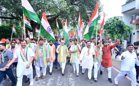 तिरंगे की शान में आगरा के चार विधान सभा क्षेत्रों में गूंजा राष्ट्रगौरव का संदेश, तिरंगा यात्राओं में शामिल हुए हजारों लोग, कैबिनेट मंत्री भूपेंद्र चौधरी का घरों और प्रतिष्ठानों पर तिरंगा लगाने का आह्वान