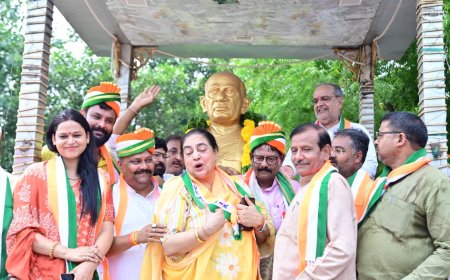 तिरंगा भारत की आन-बान और शान, बलिदानियों को श्रद्धासुमन है तिरंगा यात्रा : भूपेंद्र चौधरी; आगरा में पटेल प्रतिमा से हेमू कालानी स्मारक तक हजारों ने लहराया तिरंगा