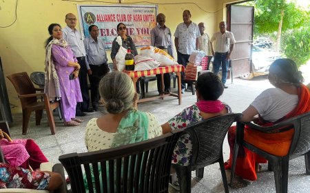 विधवा आश्रम में एलायंस क्लब आगरा यूनाइटेड ने बढ़ाया सेवा का हाथ