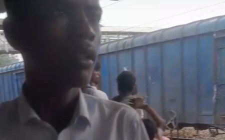 ईमानदारी की मिसाल बने ऑटो चालक नीरज तिवारी, यात्रियों का छूटा बैग लेकर स्टेशन पहुंचे, प्लेटफॉर्म पर खोजा और सुरक्षित लौटाया सामान