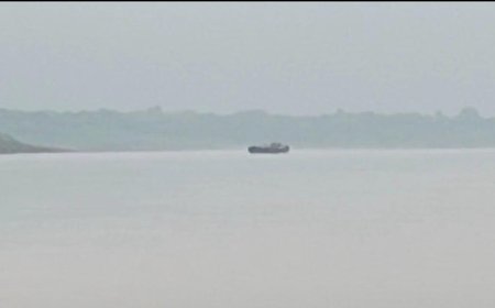 चंबल नदी में बीच धारा फंसा स्टीमर, 50 से अधिक यात्रियों में मची चीख-पुकार