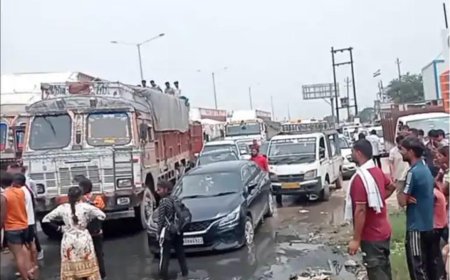 कांवड़ खंडित होने पर हाईवे पर हंगामा, पुलिस ने नई कांवड़ मंगाकर संभाला मामला