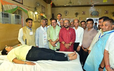 1478 यूनिट रक्तदान कर आगरा व्यापार मंडल ने तोड़ा अपना ही रिकॉर्ड, व्यापारी समाज ने रचा सेवा का नया कीर्तिमान