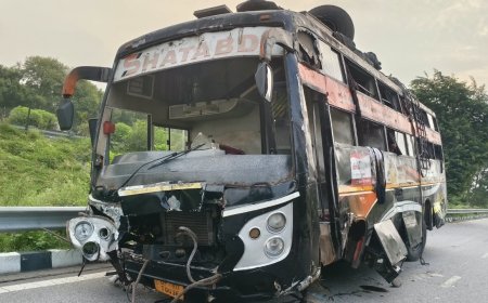 आगरा-लखनऊ एक्सप्रेसवे पर डबल डेकर बस पलटी, एक यात्री की मौत, दो दर्जन घायल