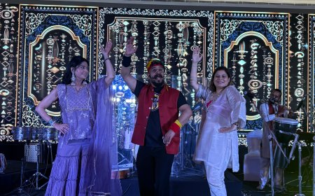 हाथों में तिरंगा, होठों पर भजन और दिल में देशभक्ति, भजन जैमिंग में झूम उठा आगरा, स्पाइसी शुगर के आयोजन में संगीत और राष्ट्रप्रेम का अनूठा संगम