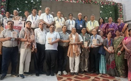 36 वर्षों से वनवासी क्षेत्रों में शिक्षा-संस्कार का दीप जला रहे आगरा के भामाशाह, वनबंधु परिषद ने किया सम्मान