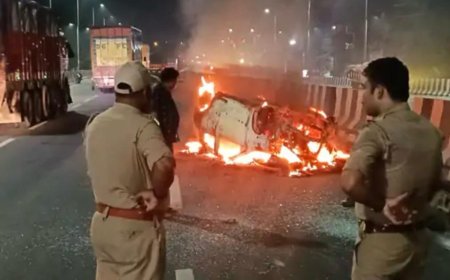 आगरा में जलती कार में फंसे तीन युवकों के लिए देवदूत बने दरोगा, जान जोखिम में डालकर बचाई जान