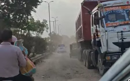 आगरा में कालिंदी विहार के 100 फुटा मार्ग पर हादसे का इंतजार? टेढ़ी बगिया से शाहदरा चुंगी तक सड़क पर गहरे गड्ढे, भारी वाहनों का बेखौफ आवागमन
