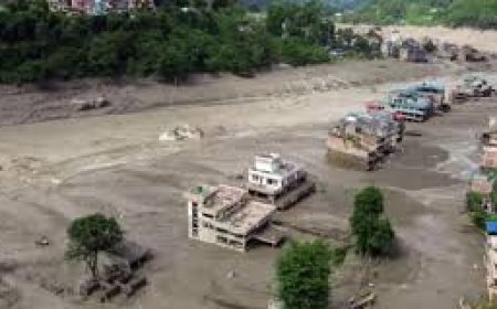 नेपाल में जलप्रलय,   30 से ज्यादा देशों के लोग लापता,  मृतकों की संख्या सैकड़ों में संभव,  36 घंटे बाद भी स्थिति सामान्य नहीं