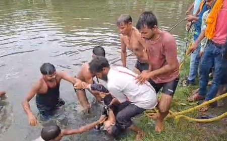 स्टीमर संचालन रोके जाने पर एमपी की सीमा में कांग्रेस नेता ने की चंबल में कूदकर आत्महत्या की कोशिश, रक्षाबंधन को लेकर आगरा के पिनाहट और उसेथ घाट पर परेशान ग्रामीणों का फूटा गुस्सा