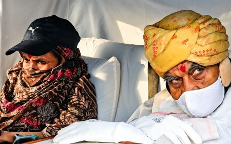 दयालबाग में खेतों पर रक्षाबंधन का उल्लास, गुरु महाराज को बांधी गई राखी; बच्चों ने दी सांस्कृतिक प्रस्तुतियां
