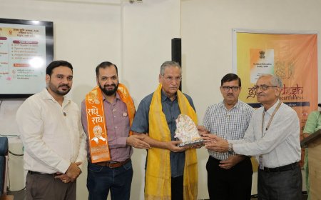 ब्रज वैभव अभियान से नई पीढ़ी को भारतीय आध्यात्मिक विरासत से जोड़ने का प्रयास: शैलजाकांत मिश्र, ‘गीतोपदेश—हृदय मम पश्यसि’ में श्लोकों के जरिए अंतर्मुखी अनुभव पर जोर