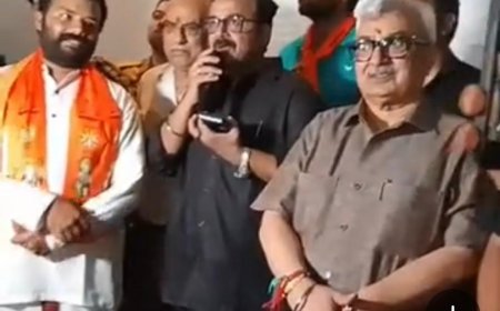 आगरा के एसआरके मॉल में ‘हनुमान अंश’ का प्रमोशन, अभिनेता शोभिनव सत्या से मिलने उमड़े प्रशंसक