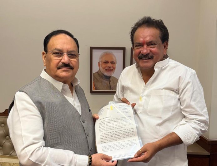 आगरा में एनआईएमएचएएनएस-2 की उम्मीद को मिली नई रफ्तार, केंद्रीय मंत्री बघेल ने जेपी नड्डा को सौंपा प्रस्ताव