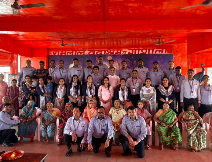 रामलाल वृद्धाश्रम में टोरेंट पावर ने बांटा रक्षाबंधन का स्नेह, राखियों से बुजुर्गों की कलाइयों पर सजा अपनत्व का रिश्ता