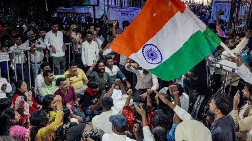 आंदोलनकारी छात्र रांची विधानसभा के निकट डटे,  पुलिस के बल प्रयोग का असर नहीं, जेपीएससी के पूर्व अध्यक्ष गिरफ्तार