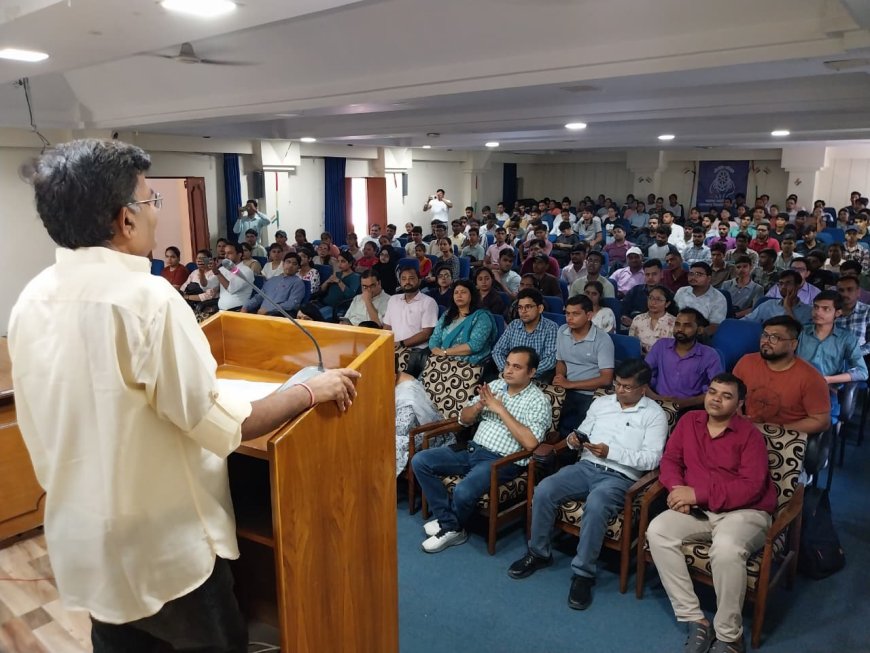 रैगिंग पर सख्ती: रुहेलखंड विश्वविद्यालय में एंटी रैगिंग दिवस छात्रों को दिलाई गई रैगिंग के खिलाफ शपथ