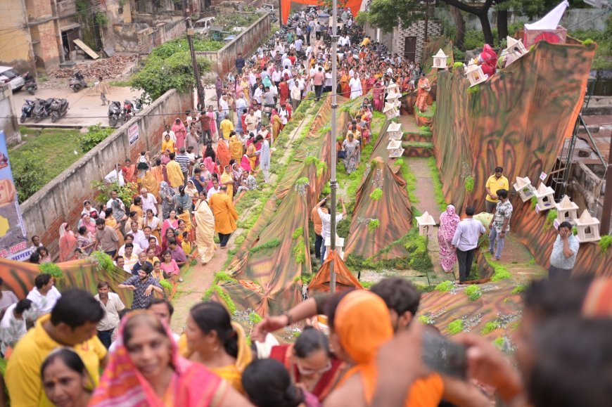 पार्श्वनाथ भगवान के मोक्ष कल्याणक पर आगरा में गूंजे जयकारे, श्रद्धा से चढ़ाए निर्वाण लाड़ू