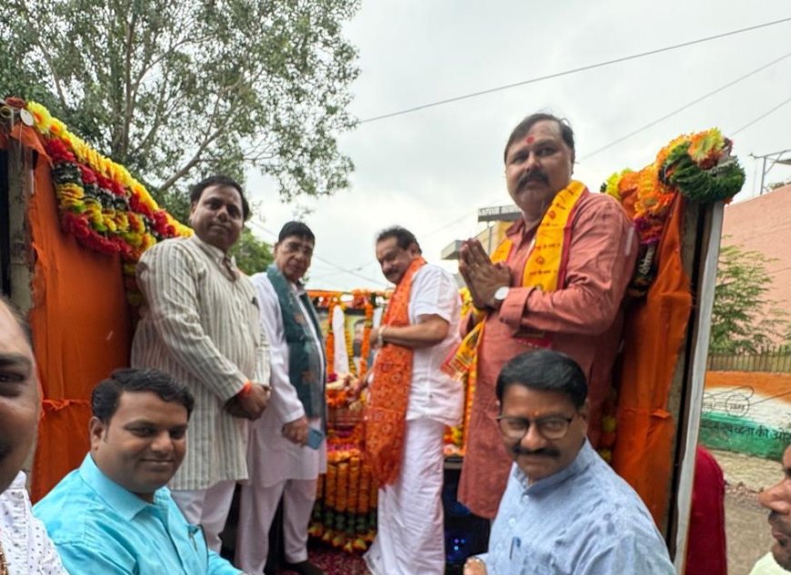 आगरा के राजेश्वर मंडल में निकली संत रविदास रज कलश वंदन यात्रा, गूंजा सामाजिक समरसता का संदेश