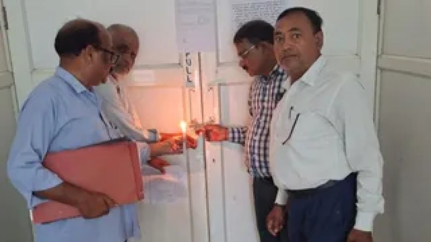 8.65 करोड़ के बकाये पर बड़ी कार्रवाई, उप आविप के एक्सईएन का कार्यालय सील