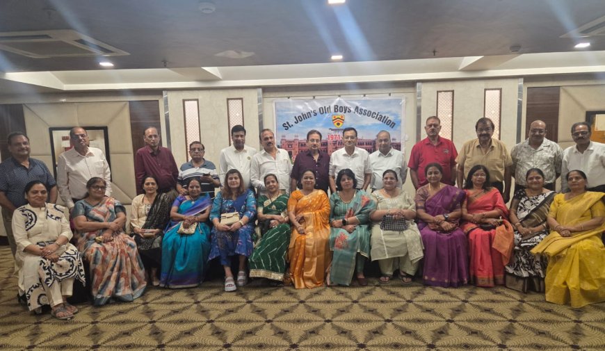 46 साल बाद फिर सजी दोस्ती की महफिल, सेंट जॉन्स कॉलेज 77-79 बैच की रि-यूनियन में याद हुए पुराने दिन