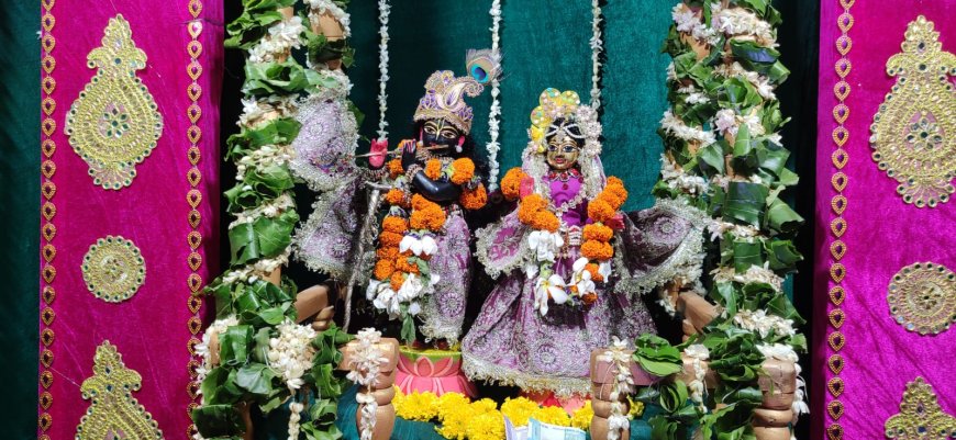 राधे झूलन पधारो, घिर आए बदरा...श्रीजगन्नाथ जी मंदिर में फूल-पत्तों से सजे झूले में बिराजे राधा-कृष्ण