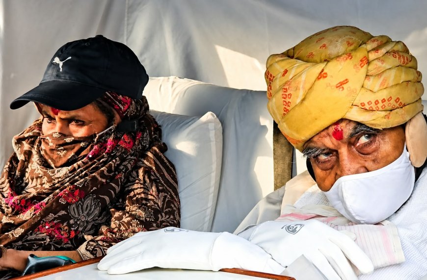 दयालबाग में खेतों पर रक्षाबंधन का उल्लास, गुरु महाराज को बांधी गई राखी; बच्चों ने दी सांस्कृतिक प्रस्तुतियां