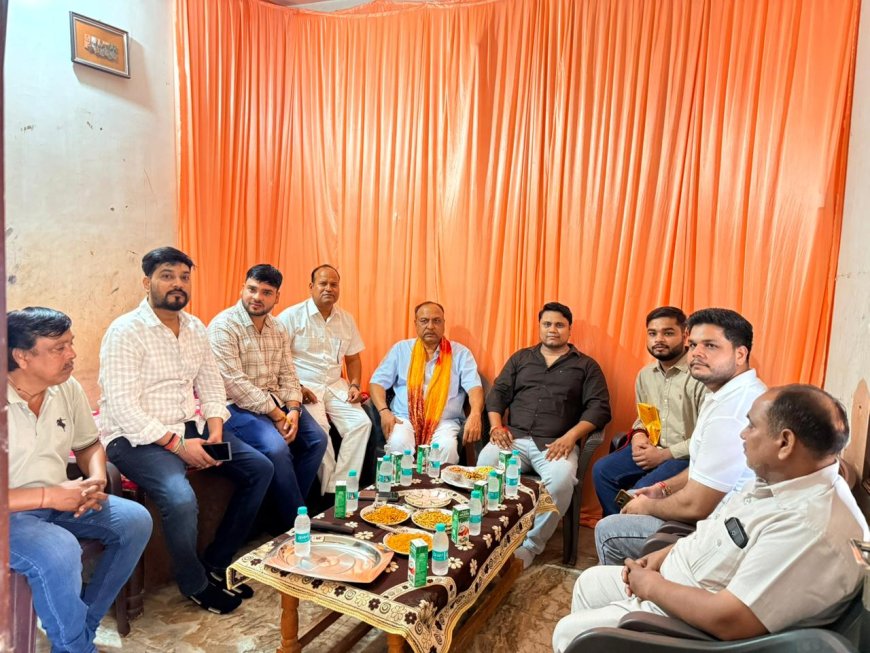 आगरा में सांसद नवीन जैन ने कार्यकर्ताओं संग सुनी पीएम मोदी की ‘मन की बात’