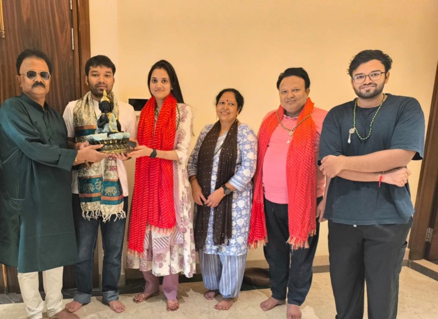 पश्चिम बंगाल कैडर के युवा आईएएस विवेक पंकज का लीडर्स आगरा ने किया सम्मान