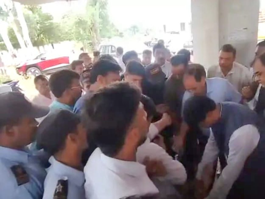 कुलपति की विदाई में एबीवीपी का हंगामा, धक्का-मुक्की से गरमाया रुहेलखंड विश्वविद्यालय, भर्तियों में कथित अनियमितता, पेड़ कटवाने और टेंडर में गड़बड़ी पर मांगा जवाब; लंबित मुकदमा वापस लेने की मांग पर दो घंटे तक चला विवाद