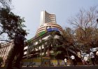 बीमा बेचने वालों की कमाई पर लगाम की तैयारी, पॊलिसी बाजार समेत बीमा शेयरों में भारी गिरावट, इरडा के नए प्रस्ताव में कमीशन और वितरण खर्च की सीमा तय करने की कवायद को लेकर आया बीमा शेयरों में भूजाल, पीबी फिनटेक शेयर 36 फीसदी तक टूटा