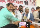 सपा को झटका, आगरा के पूर्व छात्र नेता डॉ. मदन मोहन शर्मा ने थामा कांग्रेस का हाथ
