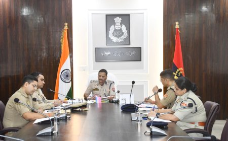 साइबर ठगी पर बरेली परिक्षेत्र में सख्ती, डीआईजी ने कहा- शिकायत मिलते ही हो कार्रवाई, रकम रोककर पीड़ित को दिलाएं राहत