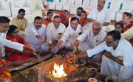 मंत्रों से गूंजा यमुना तट, भूमि पूजन-हवन के साथ महालक्ष्मी मंदिर में 18वें श्रीकृष्ण जन्माष्टमी महोत्सव शुरू