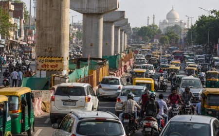 ताज का शहर या जाम का अखाड़ा? आगरा की सड़कों पर ट्रैफिक व्यवस्था बेपटरी, मेट्रो निर्माण ने मुसीबत और बढ़ा दी
