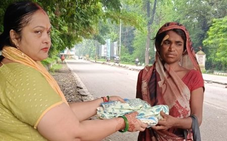 जन्माष्टमी पर बरेली में सेवा की मिसाल, ‘एक गूंज कपड़ा बैंक’ ने जरूरतमंदों को बांटे वस्त्र