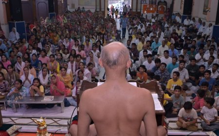 आगरा में ‘वंडरफुल जैनिज्म 8’ में युवाओं से रूबरू हुए मुनि समत्व सागर, ‘अनसीन पावर’ के जरिए समझाया जीवन और परिस्थितियों का गहरा रहस्य