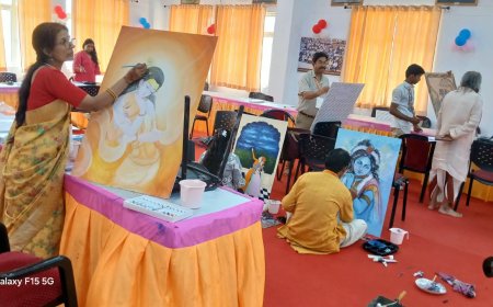 वृंदावन में दूसरे दिन भी कैनवास पर साकार हुईं राधा-कृष्ण की दिव्य लीलाएं, 10 सितंबर से प्रदर्शनी, प्रेम और सांस्कृतिक विरासत, सृजन प्रक्रिया देखने पहुंच रहे कला प्रेमी