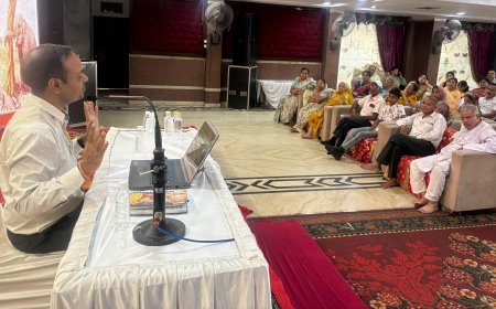 गीता के ज्ञान से जीवन बदलने का संदेश, आगरा में दो दिवसीय सेमिनार शुरू, सैकड़ों साधकों ने चार सत्रों में समझे कर्म, ज्ञान, ध्यान और आत्मसंयम के सूत्र, युवाओं की भागीदारी रही खास