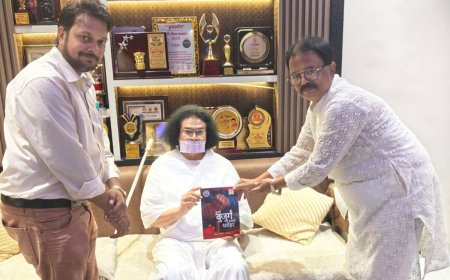 ‘हमारे बुजुर्ग-हमारी धरोहर’ पुस्तक भेंट, आचार्य लोकेश महाराज ने कहा—युवा देश की धरोहर, शांति का प्रचार और अमल वक्त की जरूरत