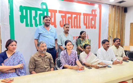 एसआईआर पर आगरा भाजपा का कांग्रेस पर हमला, कहा- मतदाता सूची को सटीक बनाने की प्रक्रिया को लेकर फैलाया जा रहा भ्रम