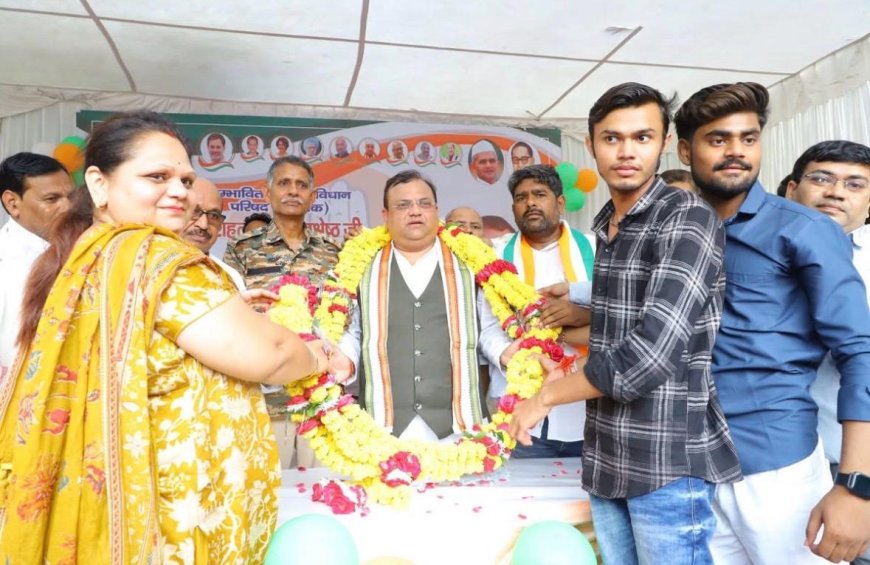 कांग्रेस में डॉ. राहुल राज कुलश्रेष्ठ की एंट्री से सियासी हलचल, आगरा में हुआ जोरदार स्वागत