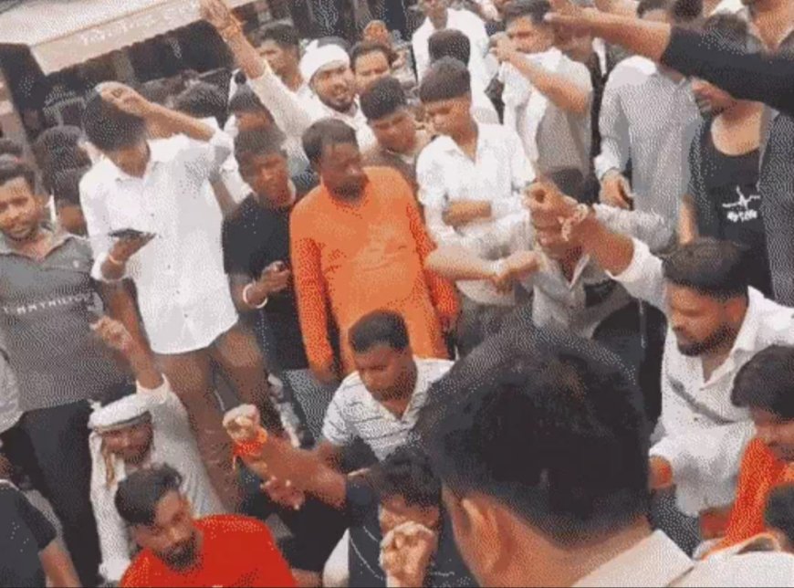 यूजीसी रेगुलेशन के विरोध में आगरा के एत्मादपुर में बवाल, पुलिस से भिड़े प्रदर्शनकारी; इंस्पेक्टर के गिरने पर पुलिस ने डंडे चला दिए, हाईवे जाम कर कार्रवाई की मांग