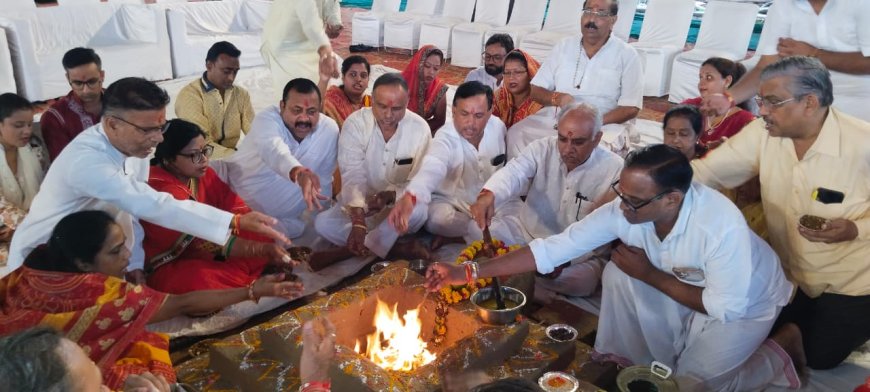 मंत्रों से गूंजा यमुना तट, भूमि पूजन-हवन के साथ महालक्ष्मी मंदिर में 18वें श्रीकृष्ण जन्माष्टमी महोत्सव शुरू