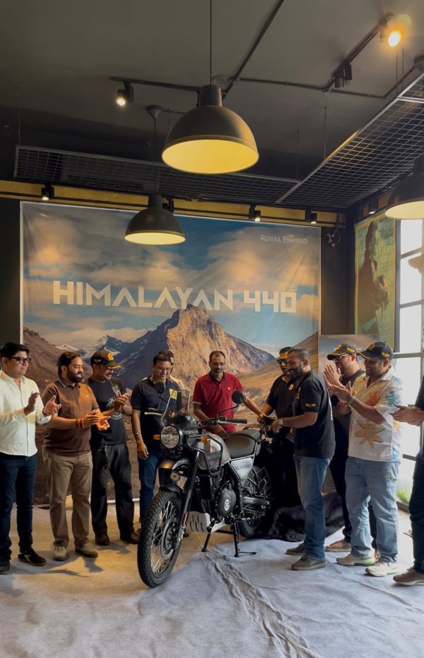 रॉयल एनफील्ड की हिमालयन के 10 साल पूरे, आगरा एनफील्डर्स पर नई हिमालयन 440 ने मारी दमदार एंट्री