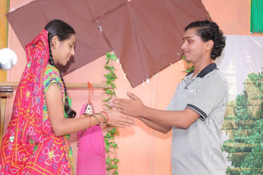 कुल्हाड़ी से कटते जंगलों के बीच मंच पर गूंजी ‘रामी’ की पुकार, प्रकृति बचाने के लिए दे दी जान, इप्टा की दमदार प्रस्तुति ने औद्योगीकरण और शहरीकरण के बीच पर्यावरण संरक्षण का दिया मार्मिक संदेश
