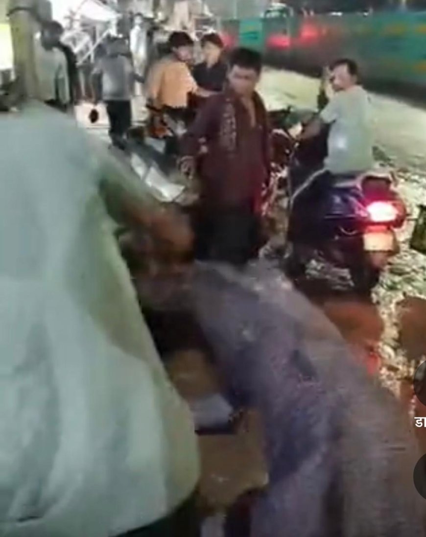 पुलिस चौकी से 100 मीटर दूर महिला की पिटाई, जमीन पर गिराकर बरसाए थप्पड़-लात
