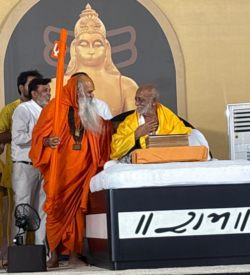 23 साल बाद आगरा में गूंजी रामकथा की अमृतधारा, नौवें दिन मोरारी बापू ने बताया वैराग्य का मर्म