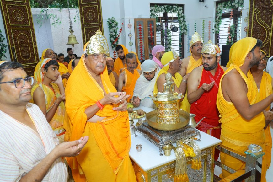 1008 दीपों से जगमगाया सर्वतोभद्र जिनालय, निर्वाण लाडू चढ़ाकर दशलक्षण महापर्व का हुआ भव्य समापन