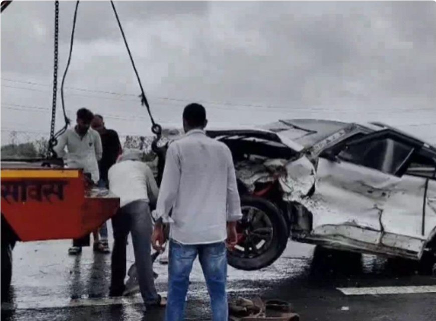 एक्सप्रेसवे पर तेज रफ्तार कार पलटी, पीछे बैठे तीन लोग खाई में गिरे, मौके पर मौत